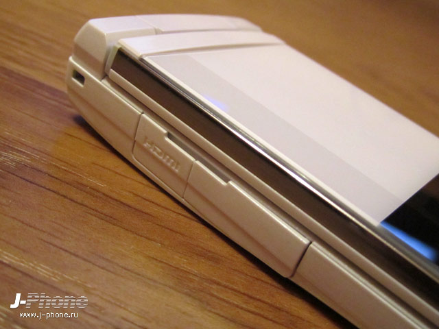 Sharp Docomo SH-03D