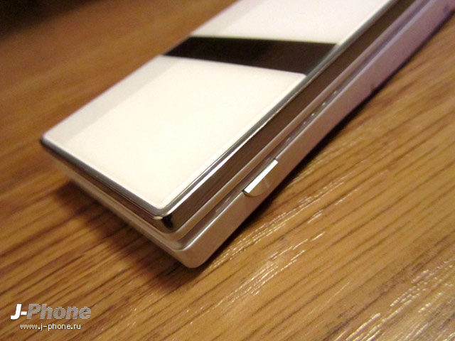 Sharp Docomo SH-03D