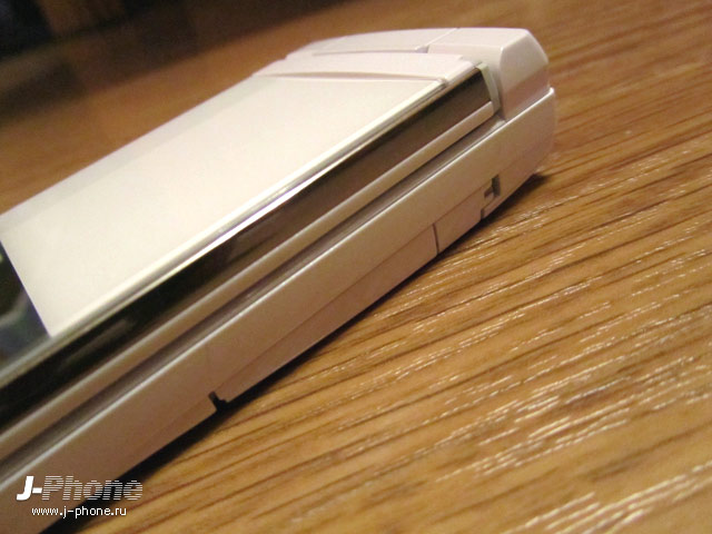 Sharp Docomo SH-03D