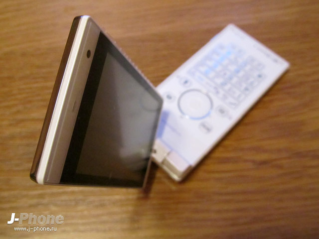 Sharp Docomo SH-03D