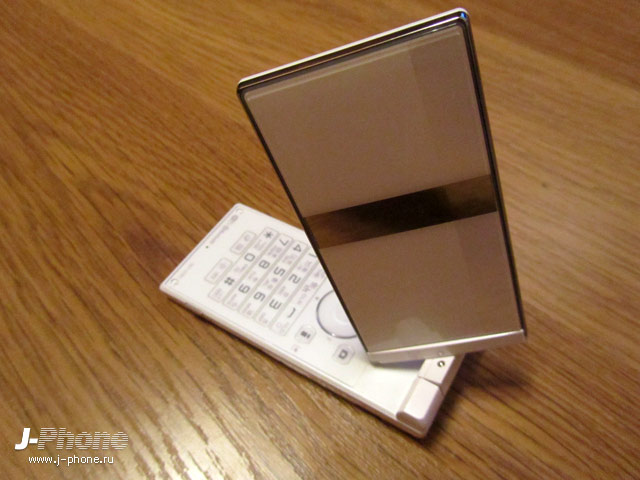 Sharp Docomo SH-03D
