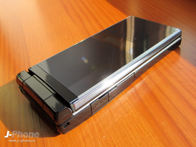 Sharp Docomo SH-03D