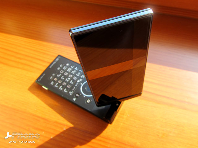 Sharp Docomo SH-03D