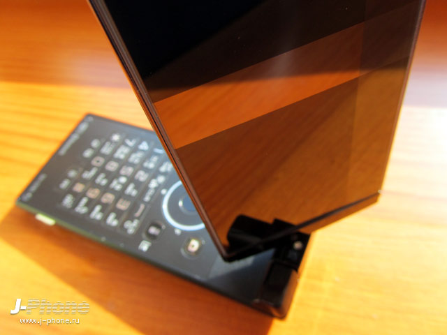 Sharp Docomo SH-03D
