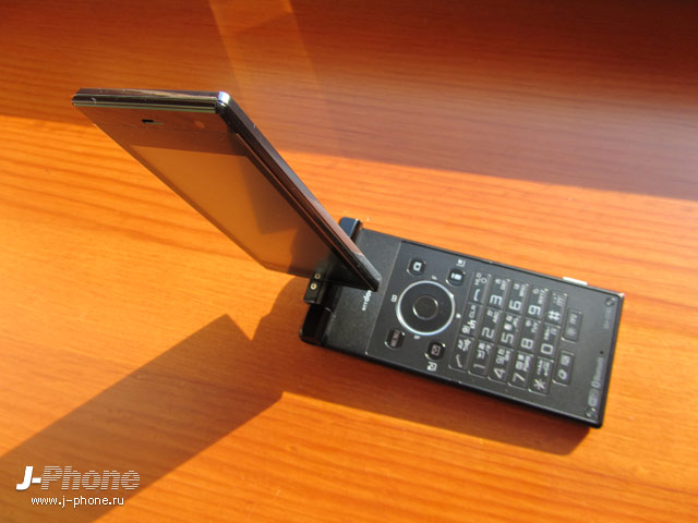 Sharp Docomo SH-03D