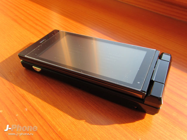 Sharp Docomo SH-03D