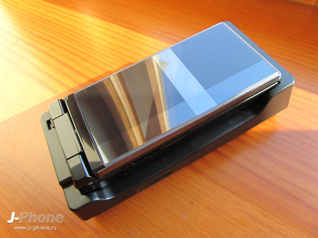 Sharp Docomo SH-03D