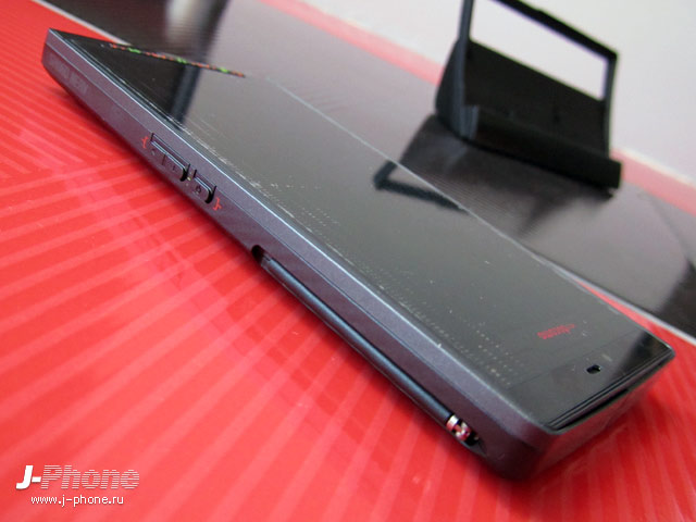 sharp docomo sh-06d nerv