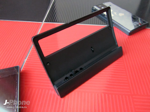 sharp docomo sh-06d nerv
