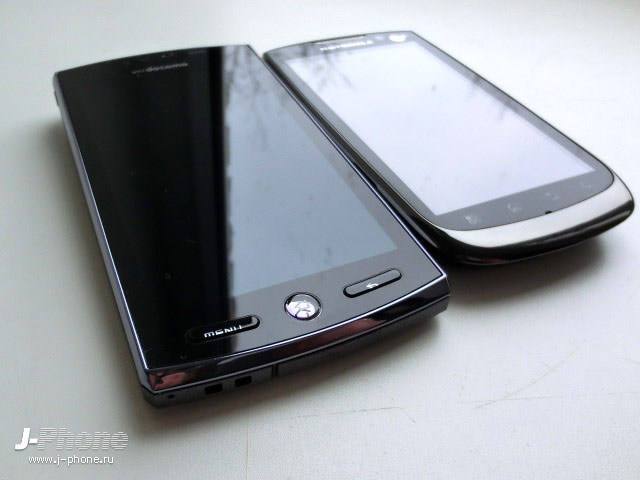 Motorola MT870 vs. Docomo SH-12C