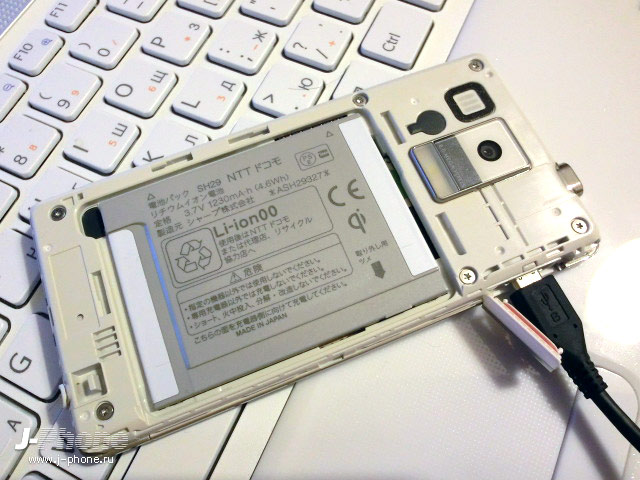 японские телефоны Docomo SH-13C