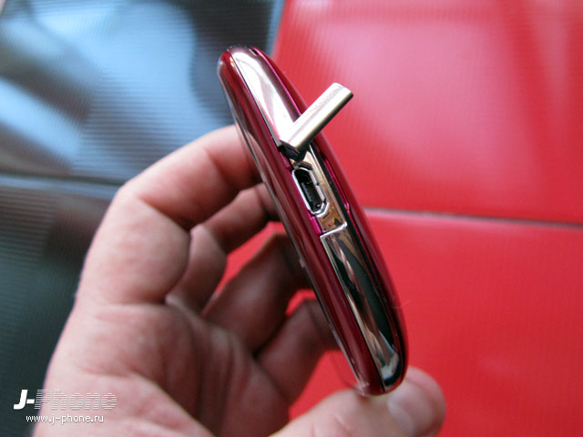 3D смартфон sharp sh8298u 3D смартфон sharp sh8298u
