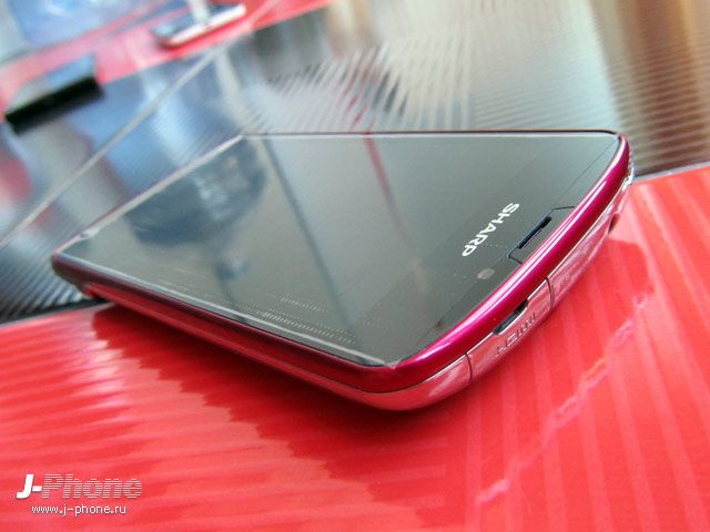 3D смартфон sharp sh8298u 3D смартфон sharp sh8298u