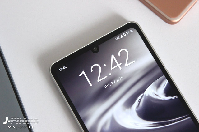 Обзор японского защищенного смартфона Sharp AQUOS sense6