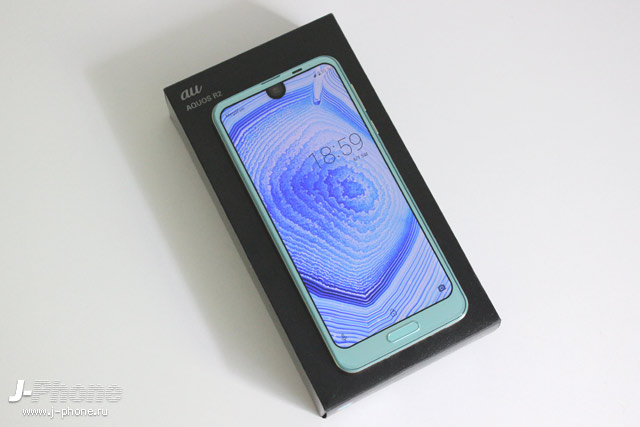 Фотообзор Sharp AQUOS R2 Aquamarine