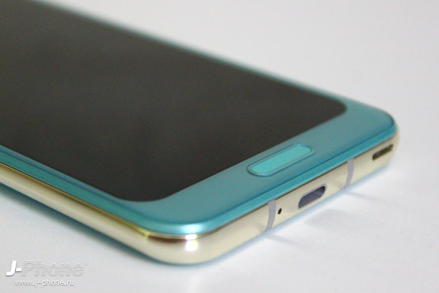 Фотообзор Sharp AQUOS R2 Aquamarine