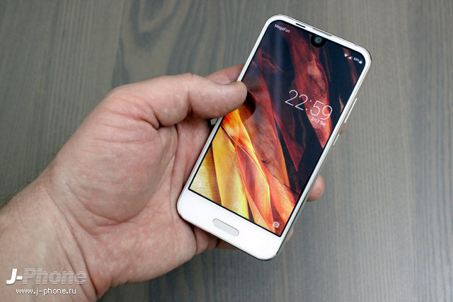 Sharp AQUOS R compact SH-M06 Sharp AQUOS R compact SH-M06