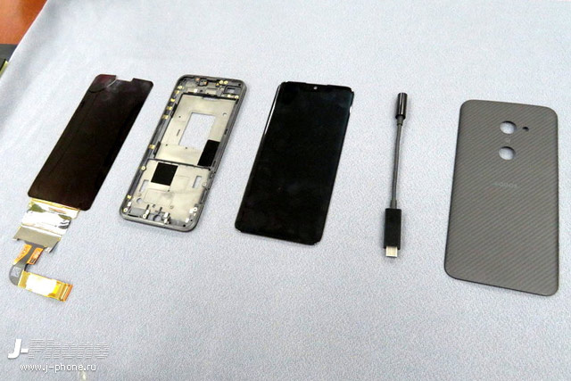 Обзор Sharp AQUOS zero