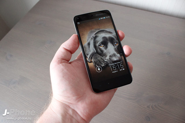 Sharp Docomo SH-01F Aquos Phone Zeta в белом цвете