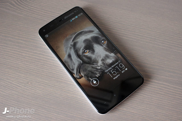 Sharp Docomo SH-01F Aquos Phone Zeta в белом цвете