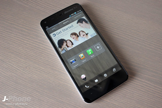Sharp Docomo SH-01F Aquos Phone Zeta в белом цвете