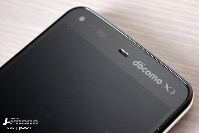 Sharp Docomo SH-01F Aquos Phone Zeta в белом цвете