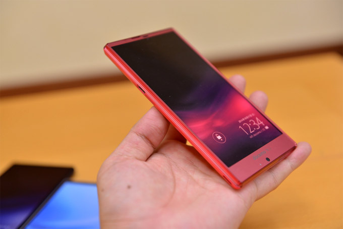 Смартфон Sharp Aquos Zeta Docomo SH-01G сертифицирован FCC