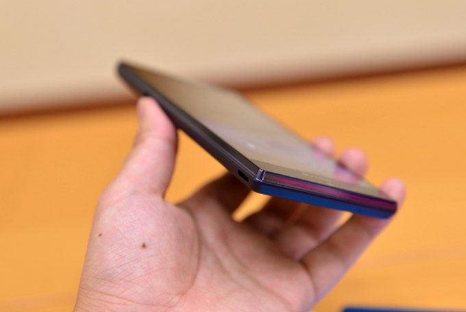 Смартфон Sharp Aquos Zeta Docomo SH-01G сертифицирован FCC