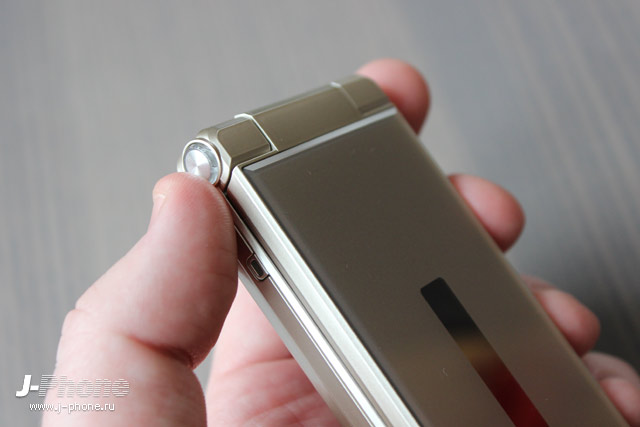 Sharp AQUOS K-tai SH-01J