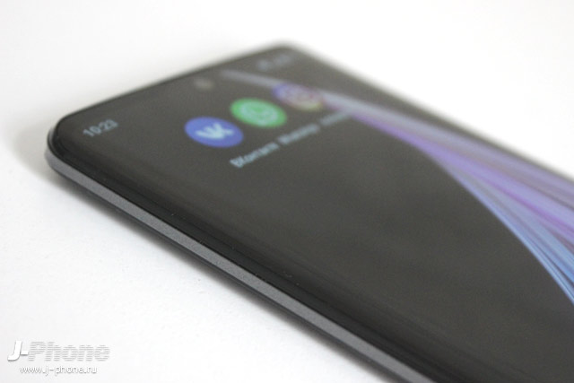 Обзор Sharp AQUOS zero2