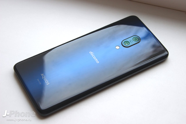 Обзор Sharp AQUOS zero2