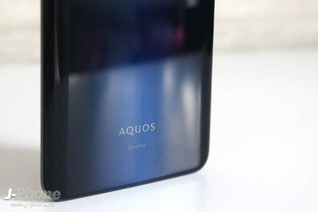 Обзор Sharp AQUOS zero2