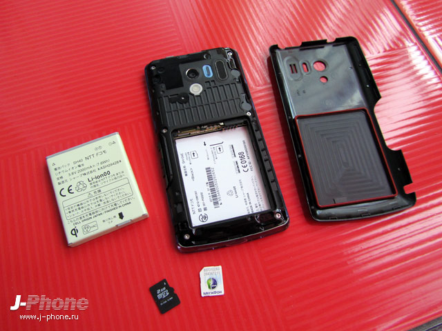 японский смартфон Sharp Docomo SH-04E Aquos Phone EX