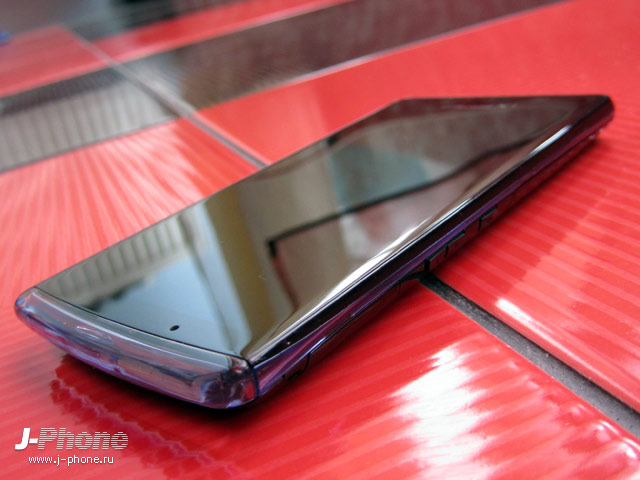 японский смартфон Sharp Docomo SH-04E Aquos Phone EX