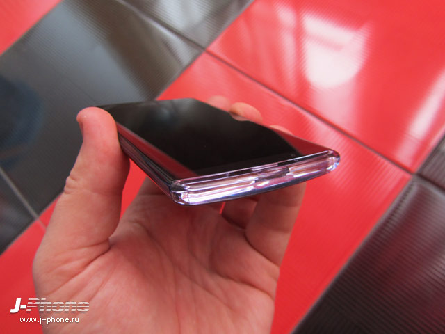 японский смартфон Sharp Docomo SH-04E Aquos Phone EX