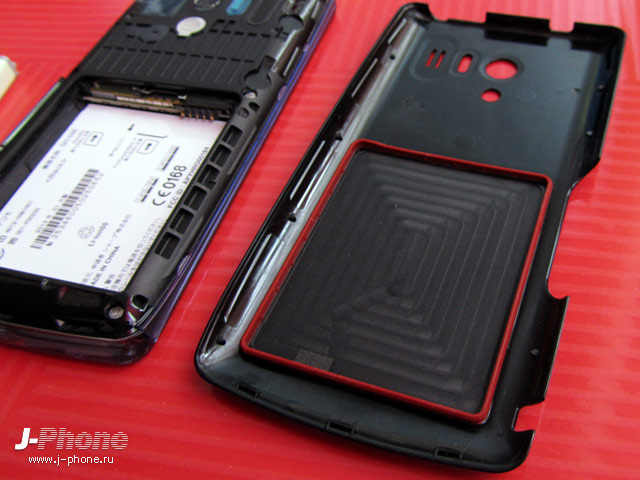 японский смартфон Sharp Docomo SH-04E Aquos Phone EX