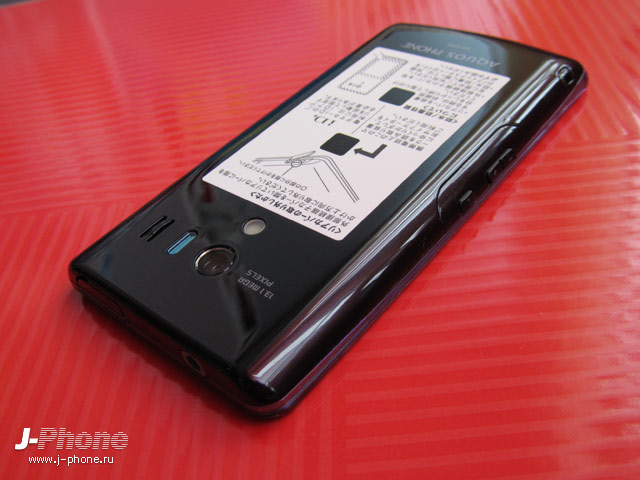 японский смартфон Sharp Docomo SH-04E Aquos Phone EX