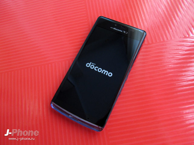 японский смартфон Sharp Docomo SH-04E Aquos Phone EX