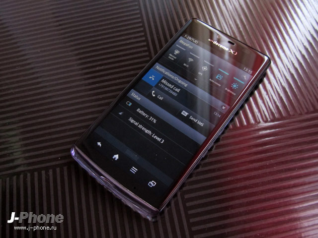японский смартфон Sharp Docomo SH-04E Aquos Phone EX
