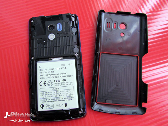 японский смартфон Sharp Docomo SH-04E Aquos Phone EX