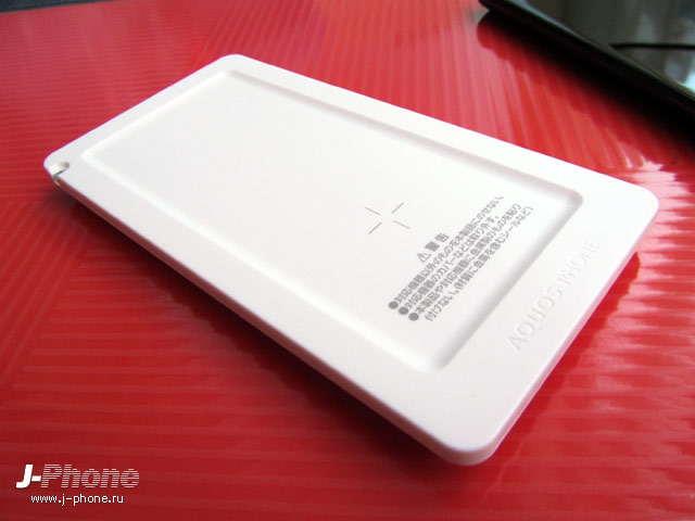 японский смартфон Sharp Docomo SH-04E Aquos Phone EX