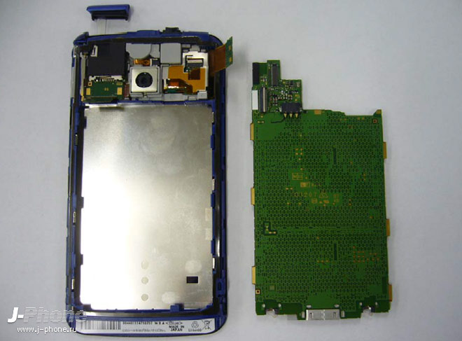 Разбираем Sharp Docomo SH-06E