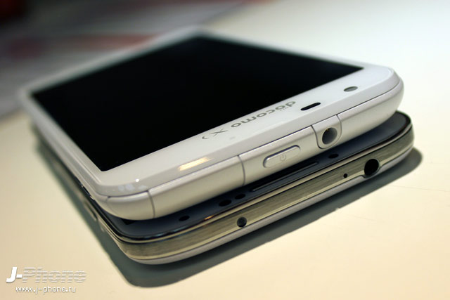 сравнение Sharp Aquos Phone Zeta Docomo SH-06E с Samsung Galaxy S4 сравнение Sharp Aquos Phone Zeta Docomo SH-06E с Samsung Galaxy S4