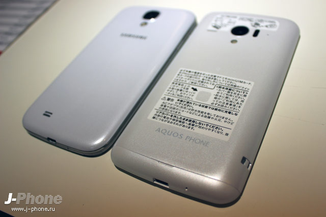 сравнение Sharp Aquos Phone Zeta Docomo SH-06E с Samsung Galaxy S4 сравнение Sharp Aquos Phone Zeta Docomo SH-06E с Samsung Galaxy S4