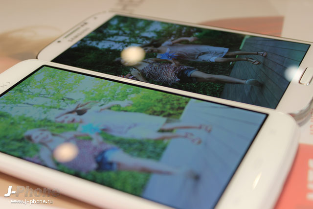 сравнение Sharp Aquos Phone Zeta Docomo SH-06E с Samsung Galaxy S4 сравнение Sharp Aquos Phone Zeta Docomo SH-06E с Samsung Galaxy S4