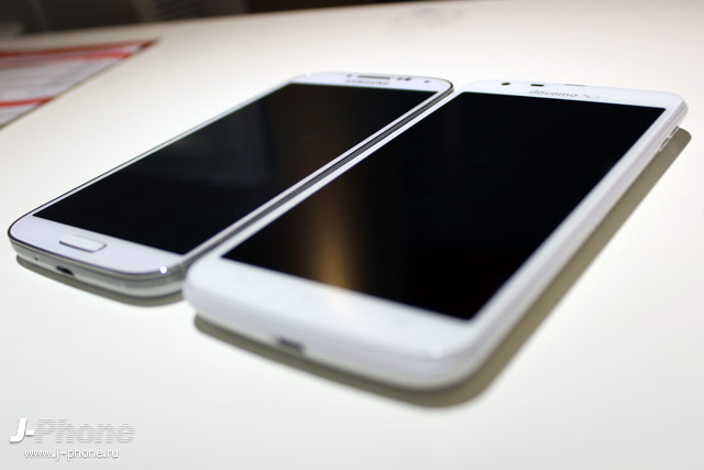 сравнение Sharp Aquos Phone Zeta Docomo SH-06E с Samsung Galaxy S4 сравнение Sharp Aquos Phone Zeta Docomo SH-06E с Samsung Galaxy S4
