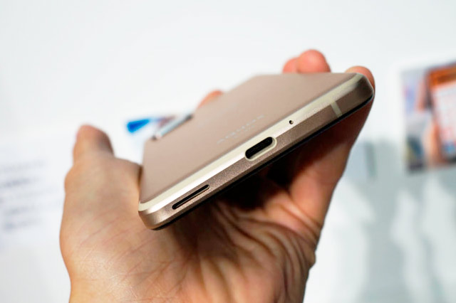 Sharp AQUOS sense4 SH-41A