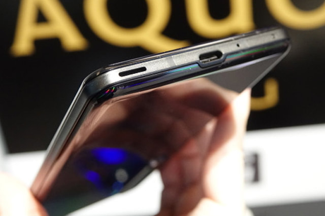 Sharp AQUOS R5G SH-51A: обзор со стороны