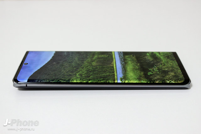 Обзор смартфона Sharp AQUOS R6