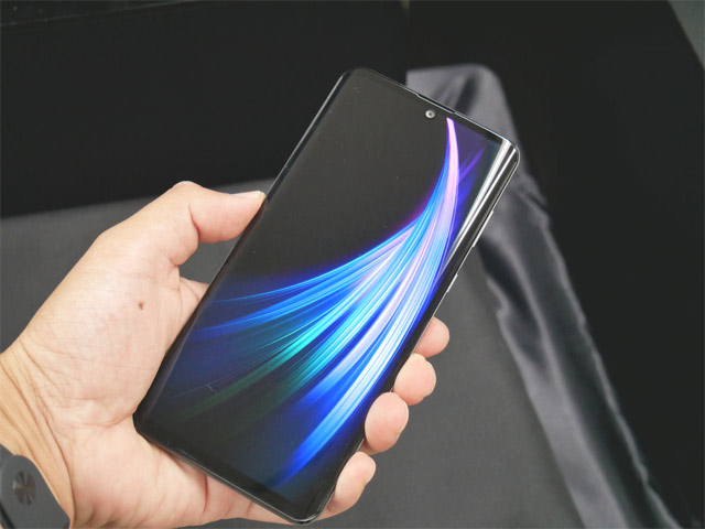 Sharp AQUOS zero2